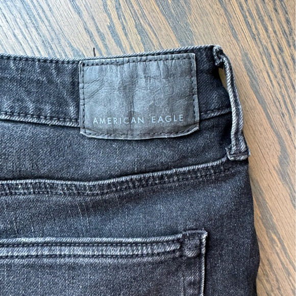 Preowned - Men’s American Eagle AirFlex 360 Black Distressed Jeans. Size 36 x 32 - Picture 7 of 8